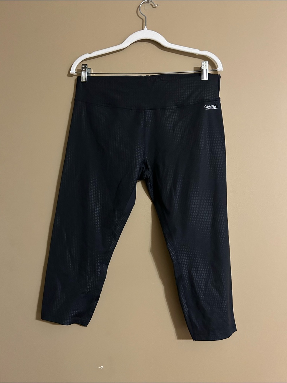 Calvin Klein Black Capri Leggings Quick Performance Embossed